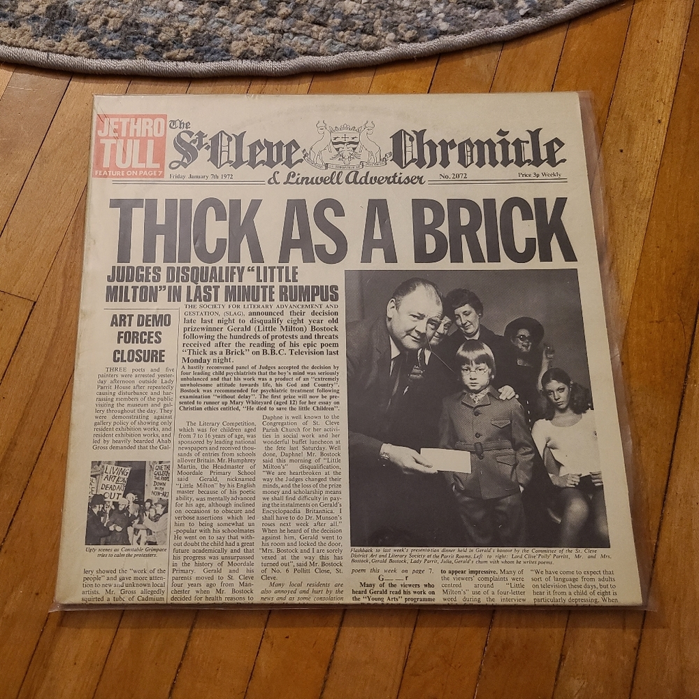 Jethro Tull Thick as a Brick vintage vinyl record album black gold LP